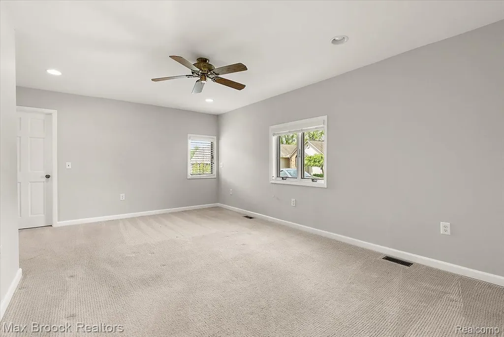 1317 Castlewood Drive White Lake Charter Township MI 48386