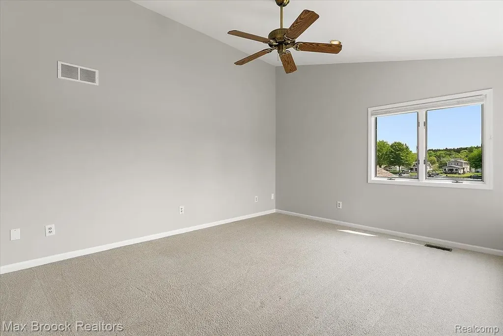 1317 Castlewood Drive White Lake Charter Township MI 48386