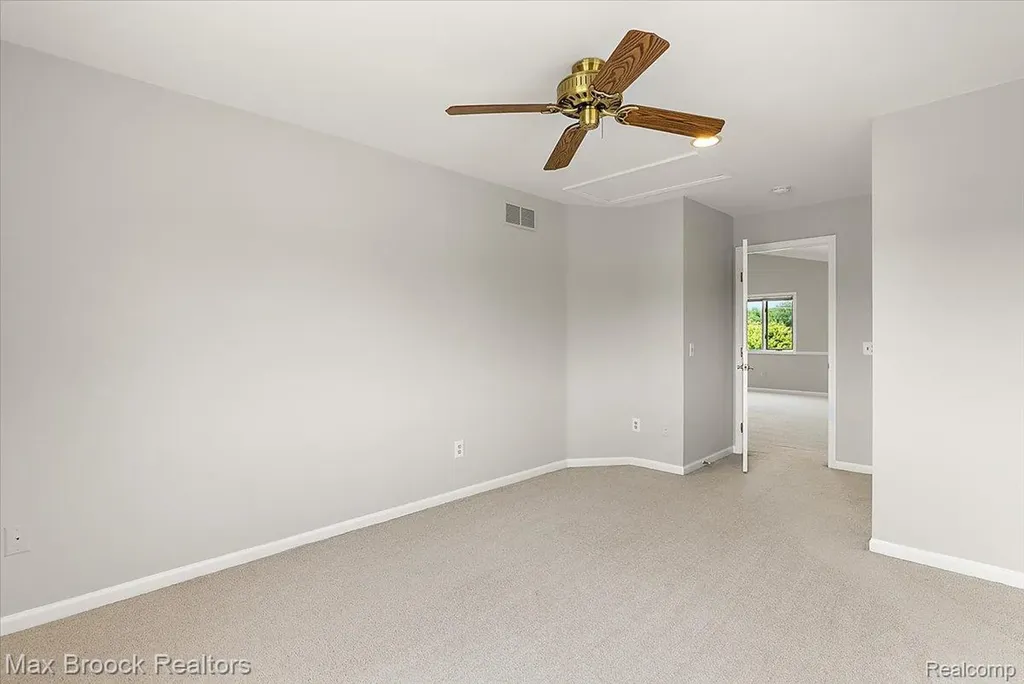 1317 Castlewood Drive White Lake Charter Township MI 48386