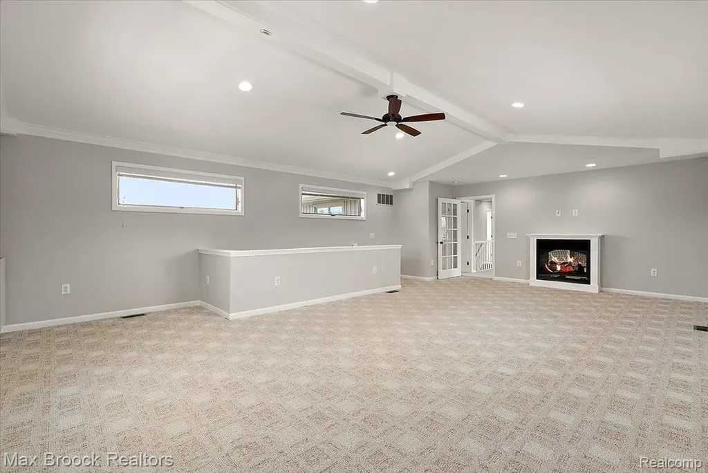 1317 Castlewood Drive White Lake Charter Township MI 48386