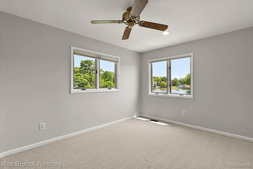1317 Castlewood Drive White Lake Charter Township MI 48386