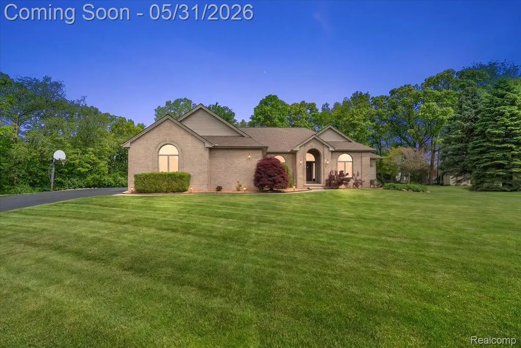 8533 Glen View Drive Hartland Township MI 48843