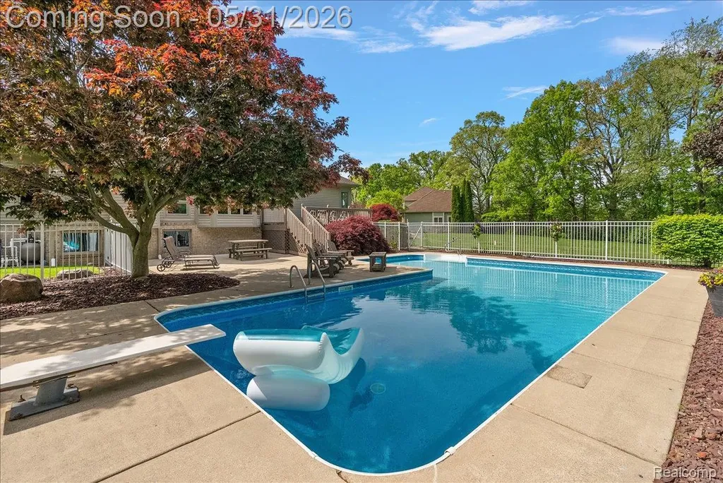 8533 Glen View Drive Hartland Township MI 48843