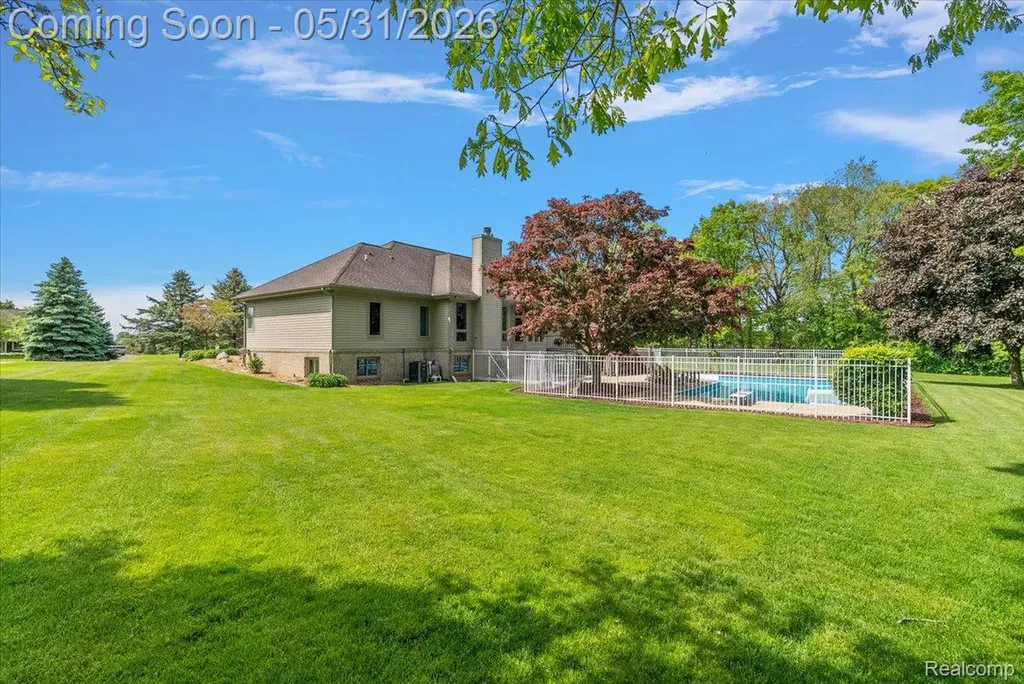8533 Glen View Drive Hartland Township MI 48843
