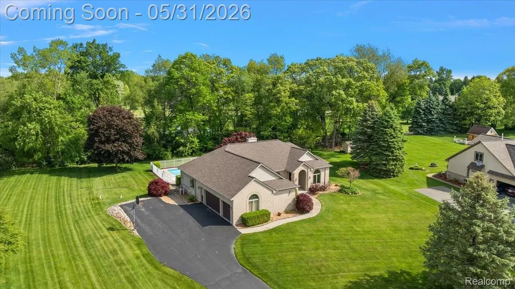 8533 Glen View Drive Hartland Township MI 48843