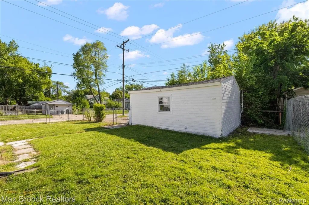 1986 Romeo Street Ferndale City MI 48220