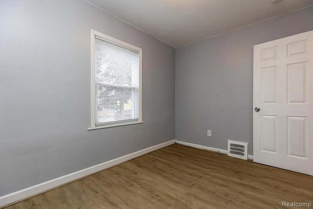 11635 Greenview Avenue Detroit City MI 48228
