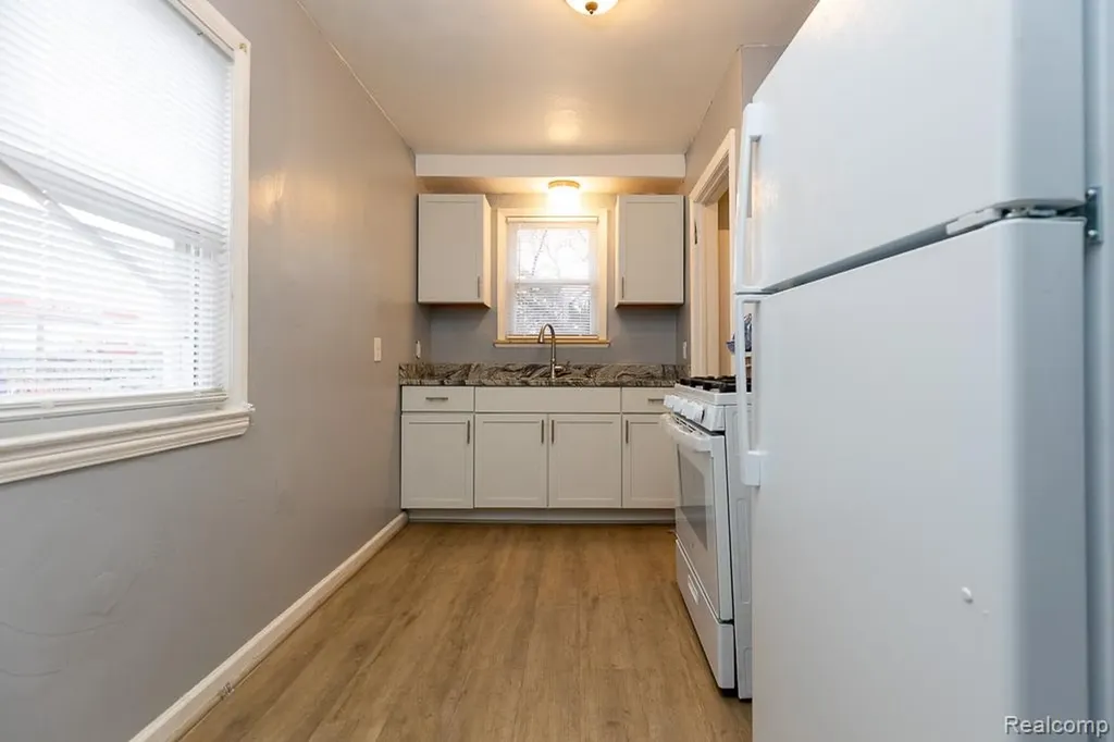 11635 Greenview Avenue Detroit City MI 48228
