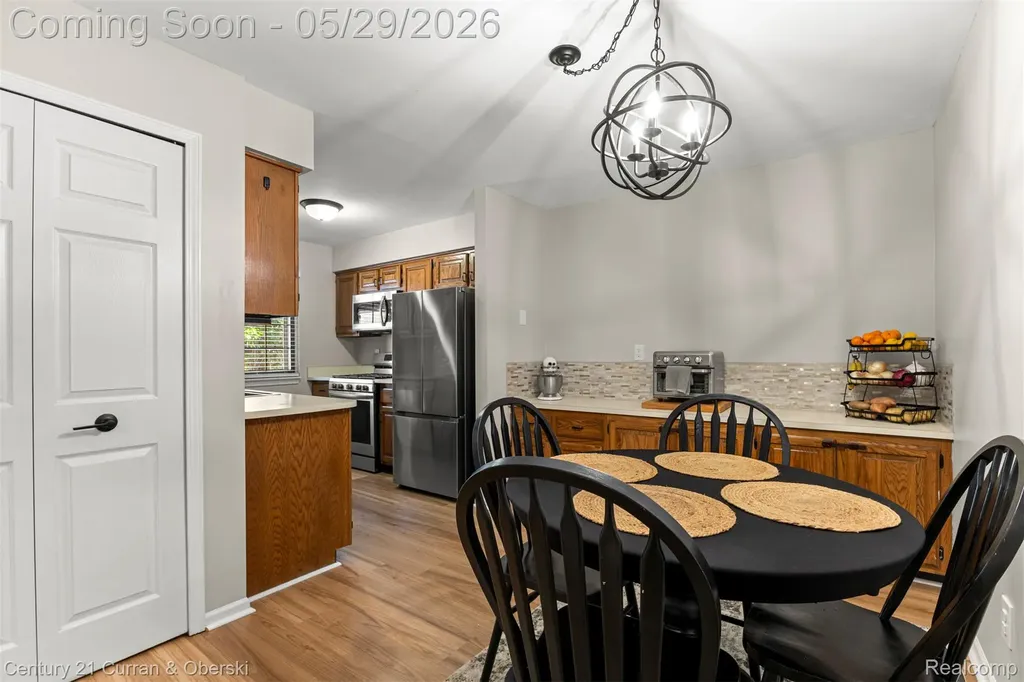 19 Parkplace N Allen Park City MI 48101