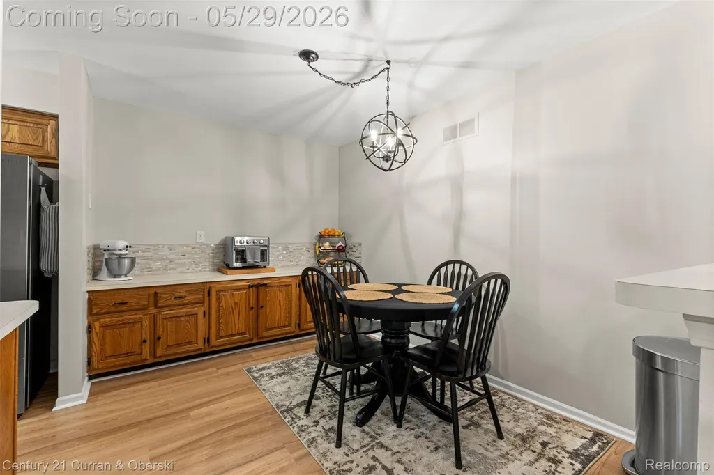 19 Parkplace N Allen Park City MI 48101