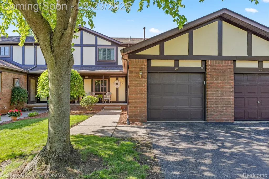 19 Parkplace N Allen Park City MI 48101