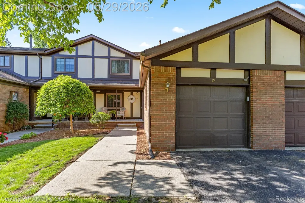 19 Parkplace N Allen Park City MI 48101