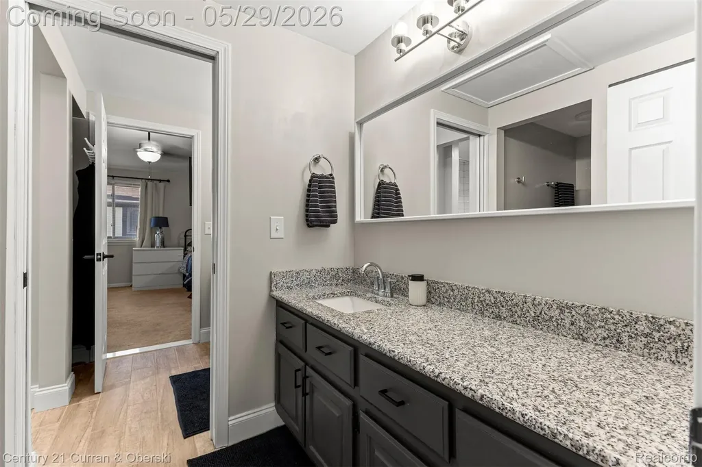 19 Parkplace N Allen Park City MI 48101