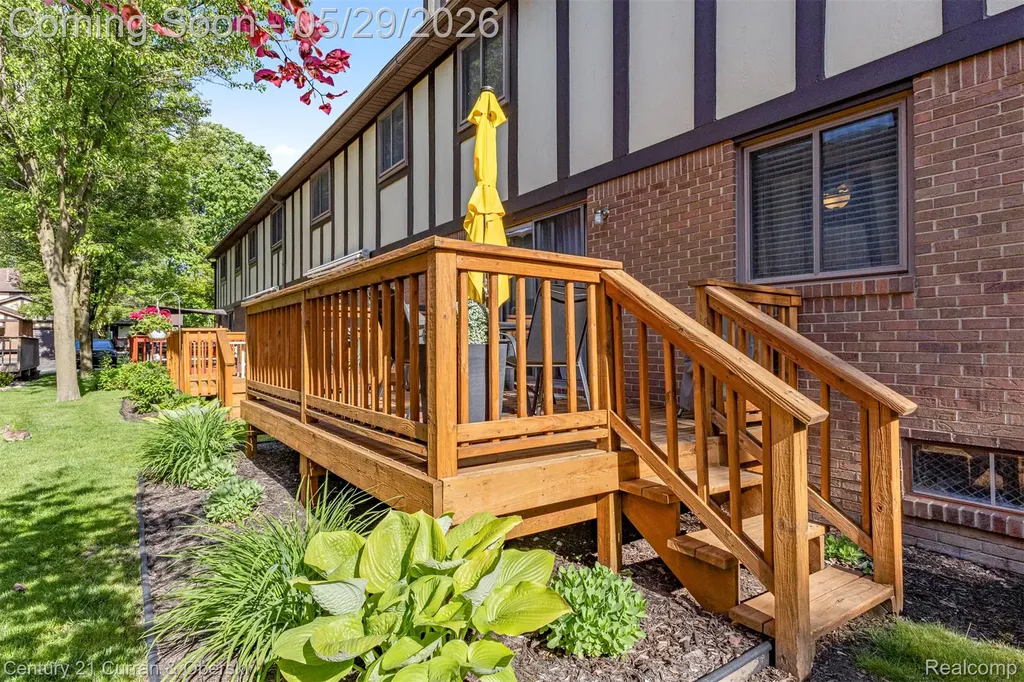 19 Parkplace N Allen Park City MI 48101