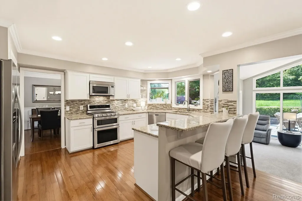 121 Grosse Pines Drive Rochester Hills City MI 48309