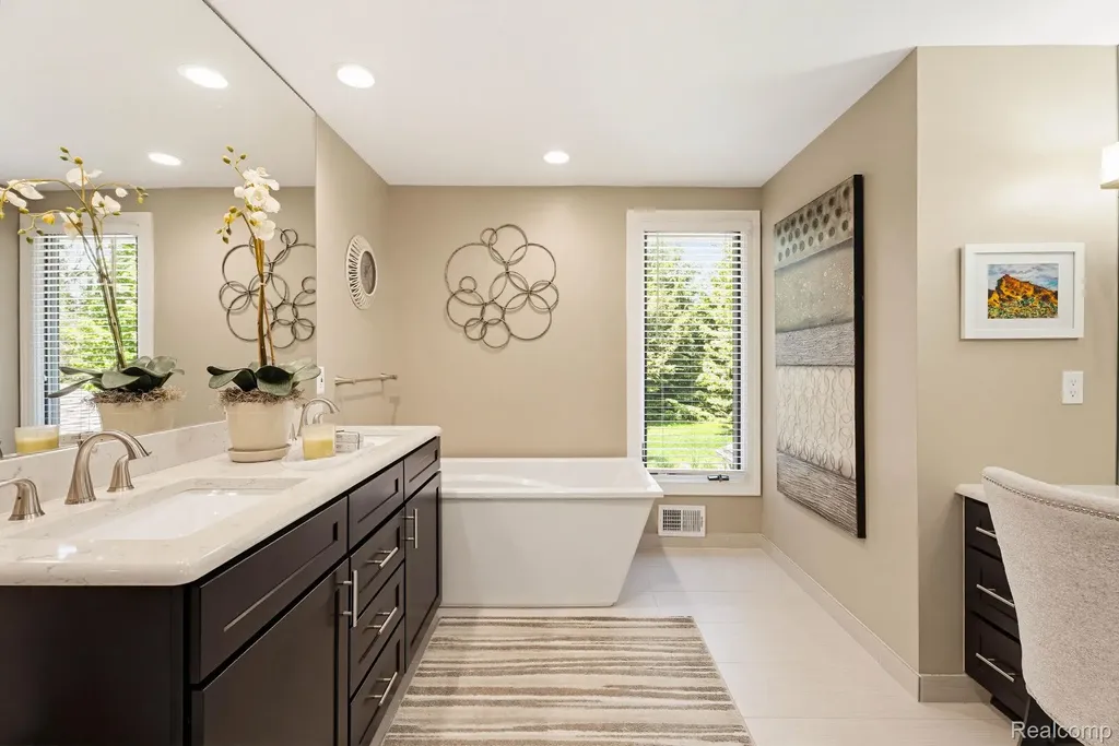 121 Grosse Pines Drive Rochester Hills City MI 48309