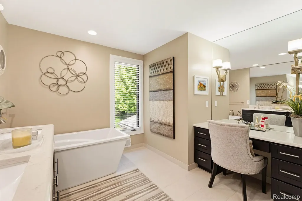 121 Grosse Pines Drive Rochester Hills City MI 48309