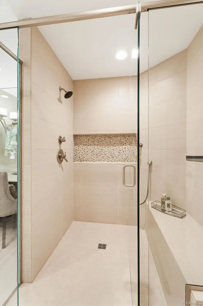 121 Grosse Pines Drive Rochester Hills City MI 48309