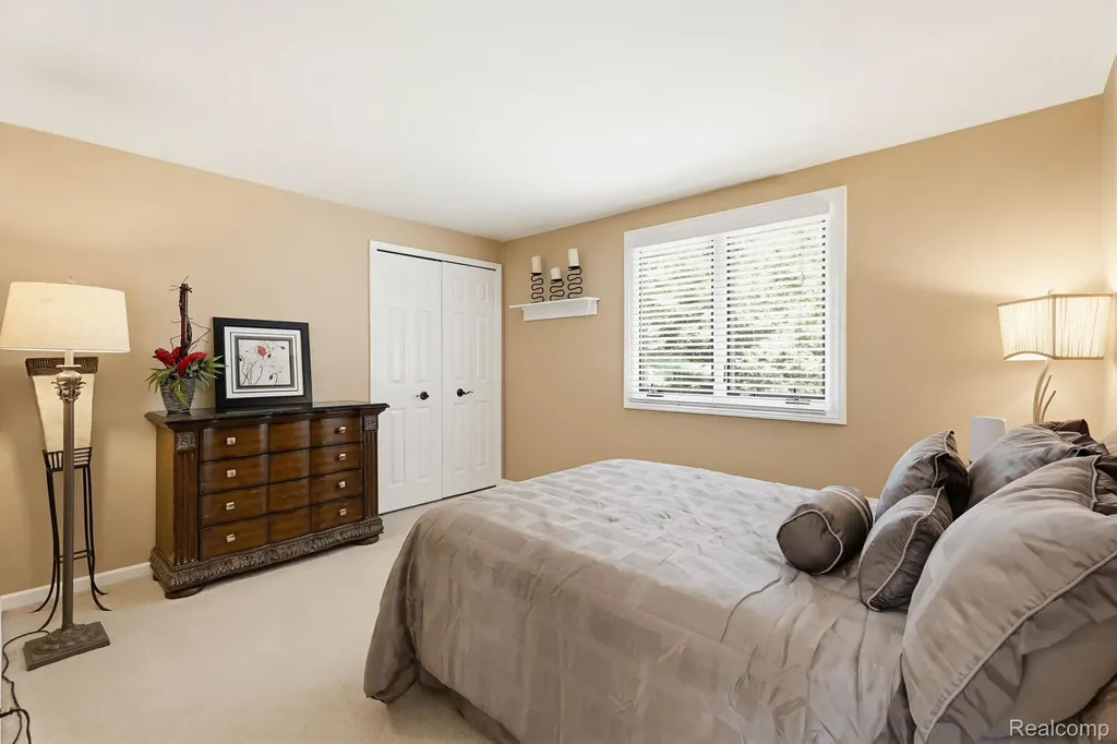 121 Grosse Pines Drive Rochester Hills City MI 48309