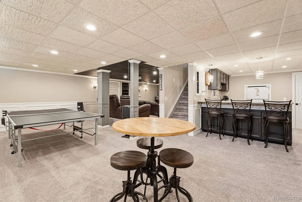 121 Grosse Pines Drive Rochester Hills City MI 48309