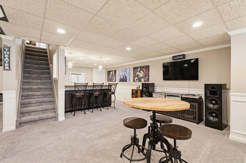 121 Grosse Pines Drive Rochester Hills City MI 48309