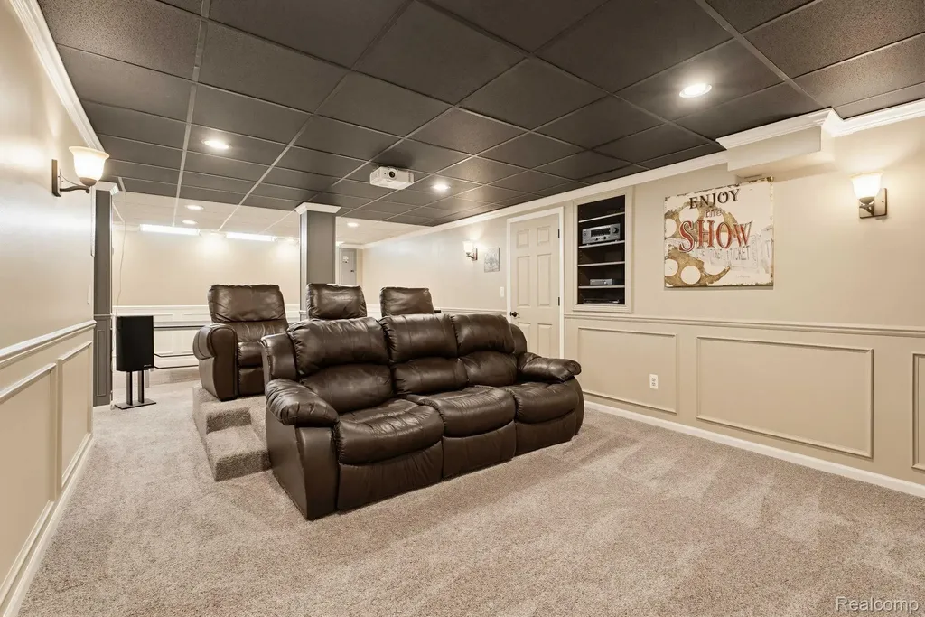121 Grosse Pines Drive Rochester Hills City MI 48309