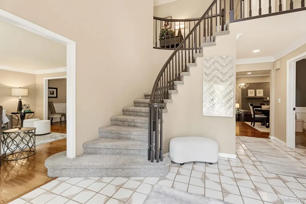 121 Grosse Pines Drive Rochester Hills City MI 48309