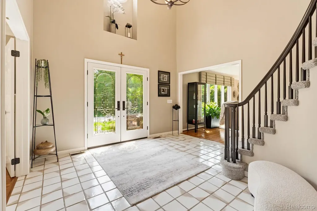 121 Grosse Pines Drive Rochester Hills City MI 48309