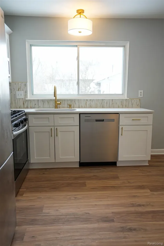 5783 Williamsburg Court Waterford Charter Township MI 48327