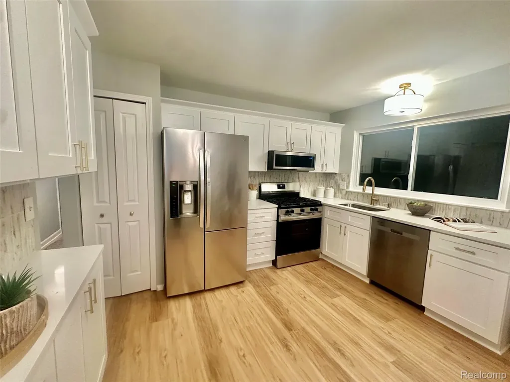 5783 Williamsburg Court Waterford Charter Township MI 48327