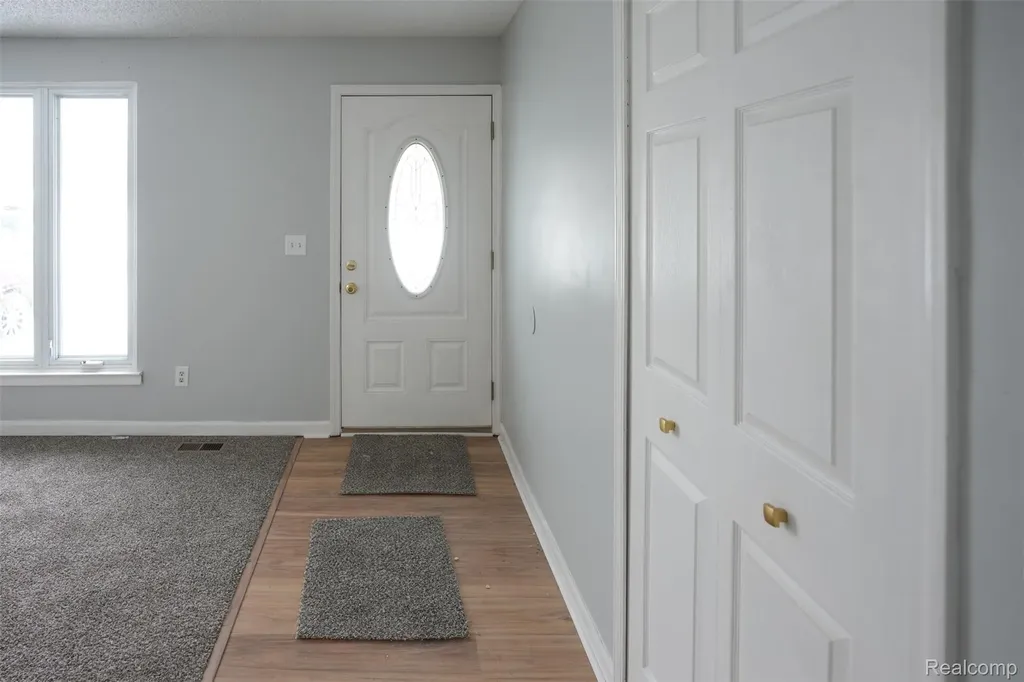 5783 Williamsburg Court Waterford Charter Township MI 48327