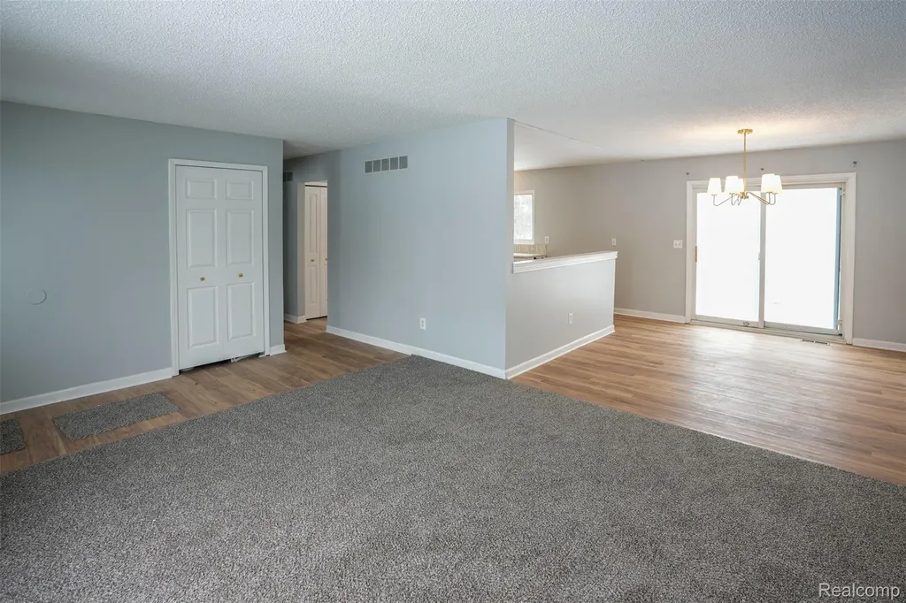 5783 Williamsburg Court Waterford Charter Township MI 48327