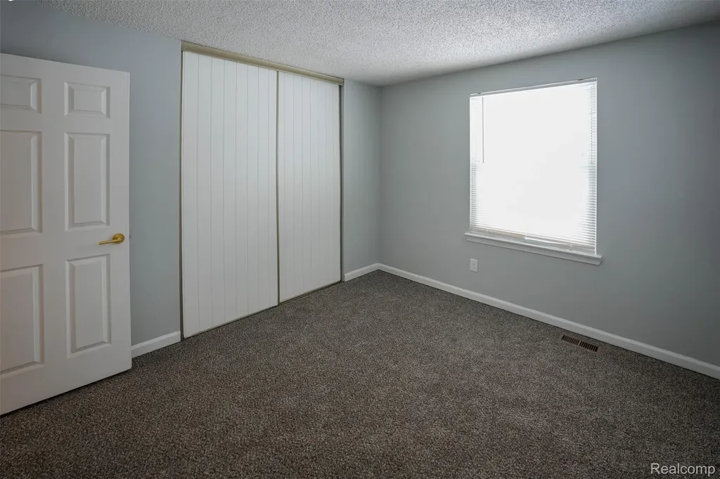 5783 Williamsburg Court Waterford Charter Township MI 48327
