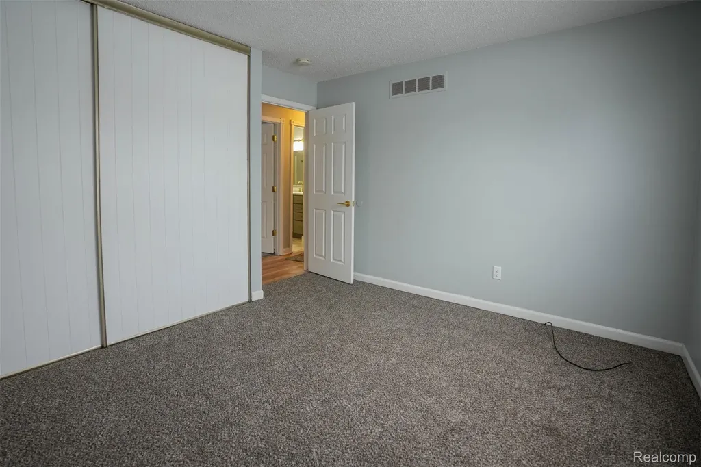 5783 Williamsburg Court Waterford Charter Township MI 48327