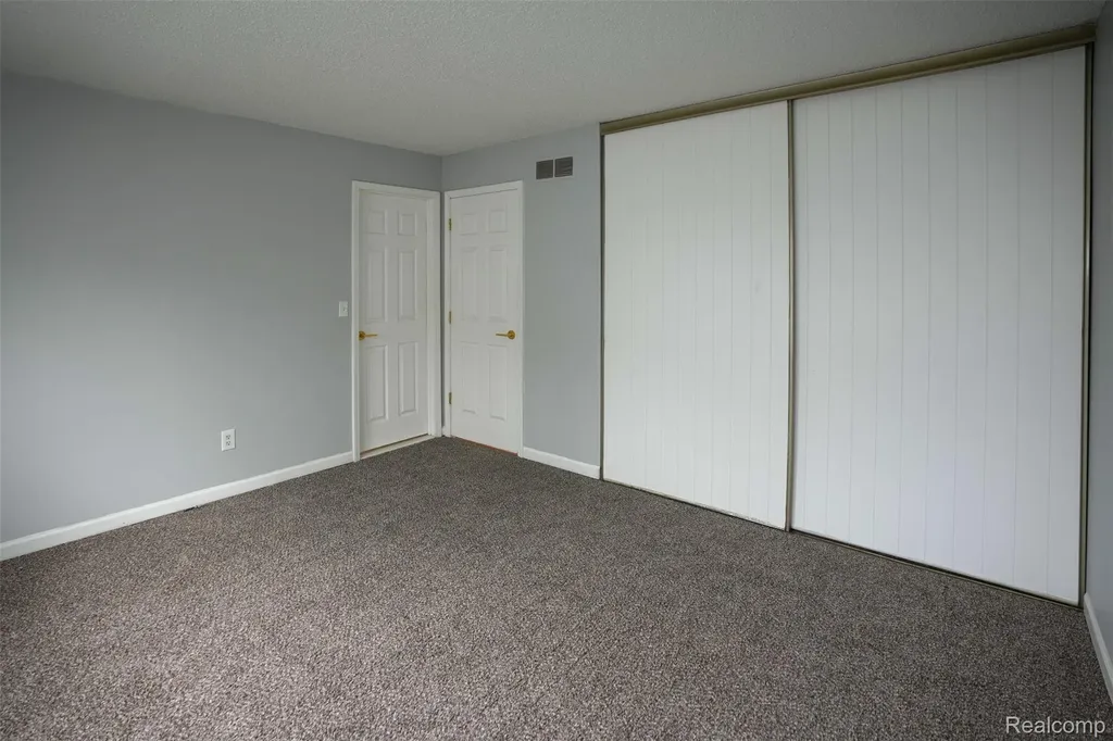 5783 Williamsburg Court Waterford Charter Township MI 48327
