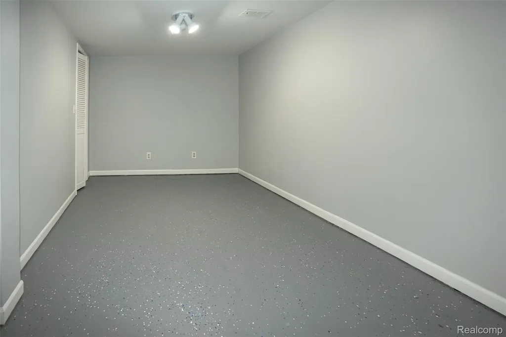 5783 Williamsburg Court Waterford Charter Township MI 48327