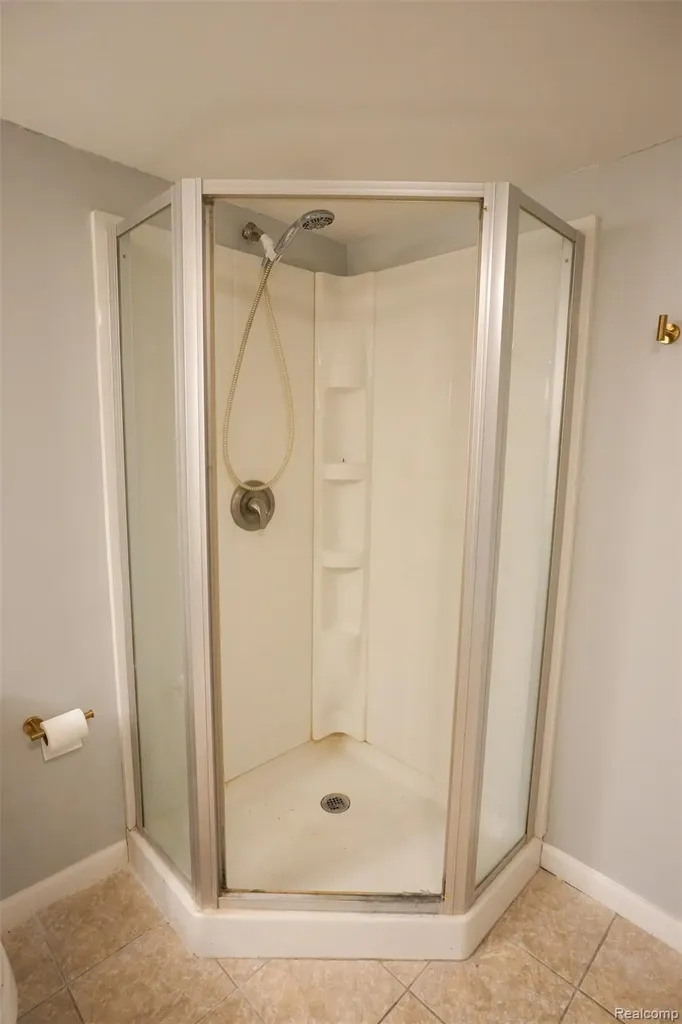 5783 Williamsburg Court Waterford Charter Township MI 48327