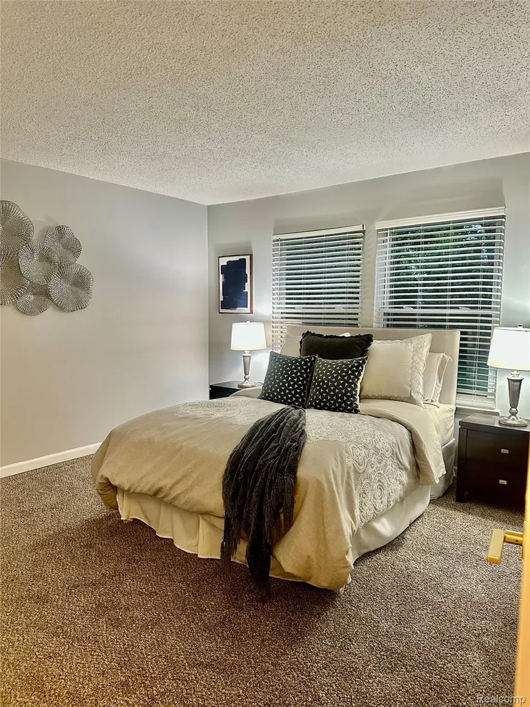 5783 Williamsburg Court Waterford Charter Township MI 48327