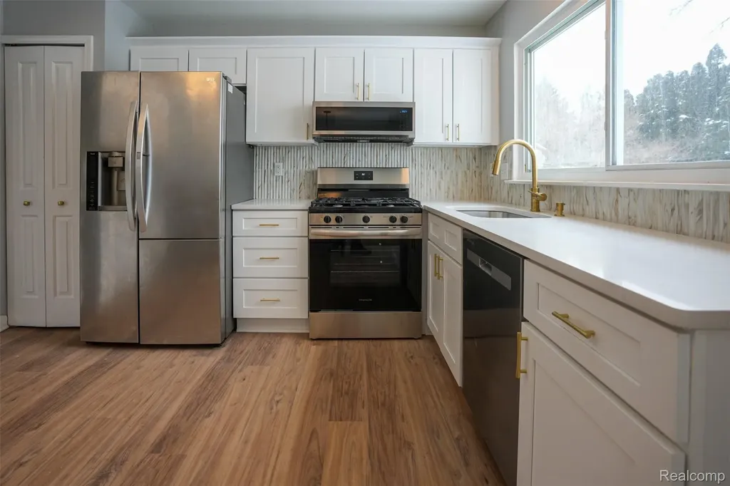 5783 Williamsburg Court Waterford Charter Township MI 48327