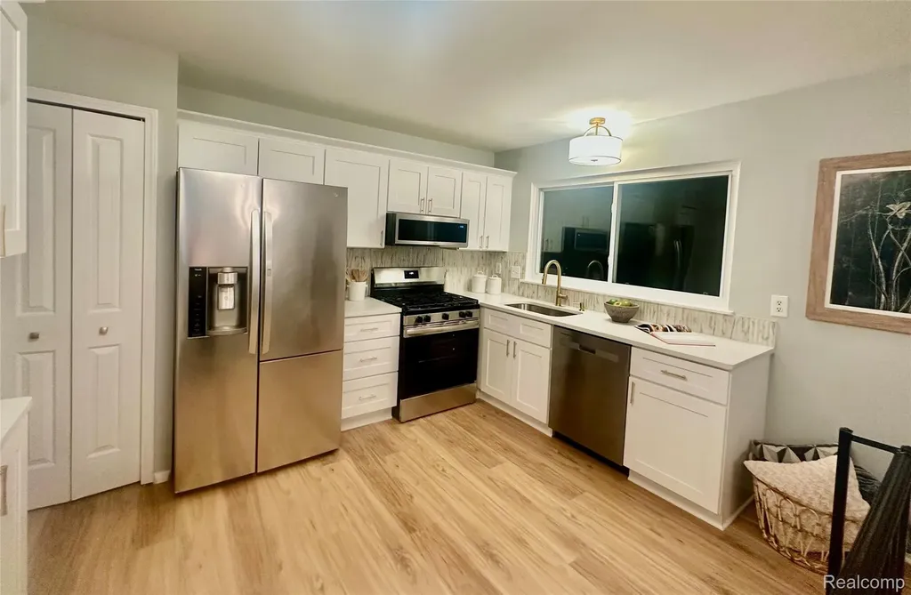 5783 Williamsburg Court Waterford Charter Township MI 48327