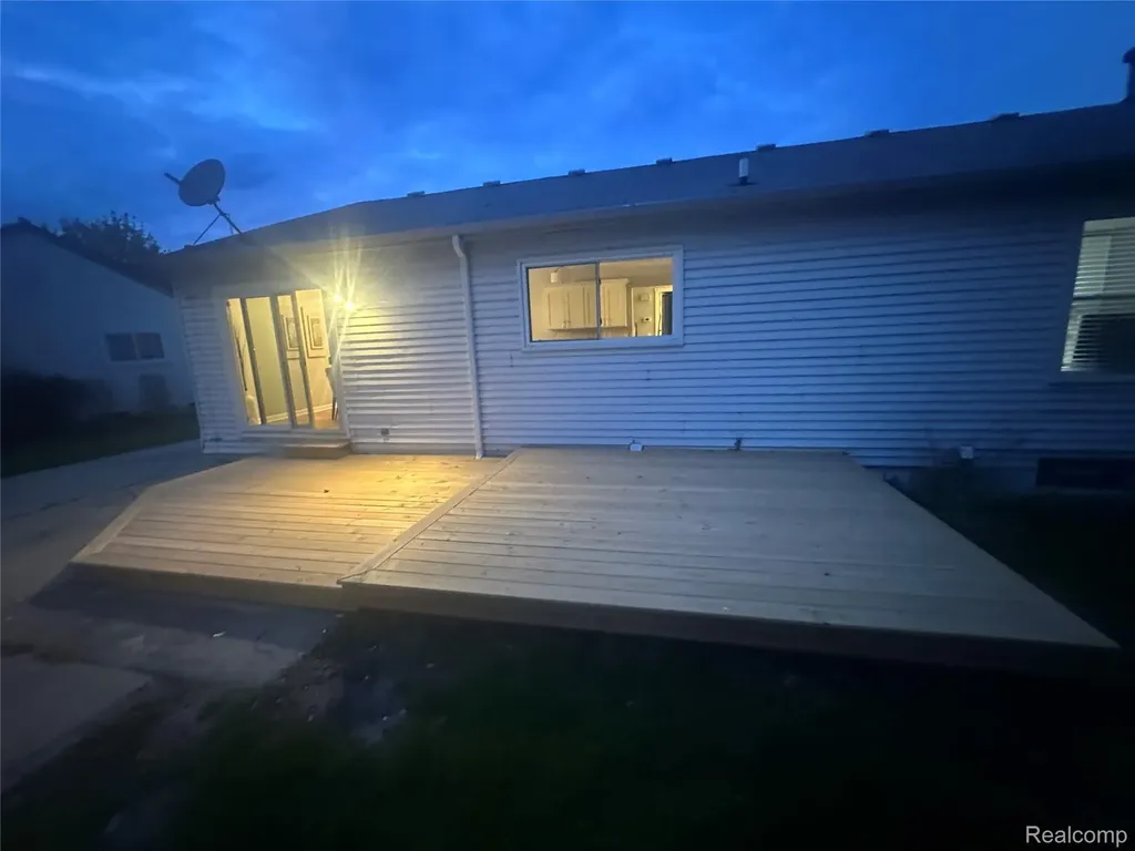 5783 Williamsburg Court Waterford Charter Township MI 48327