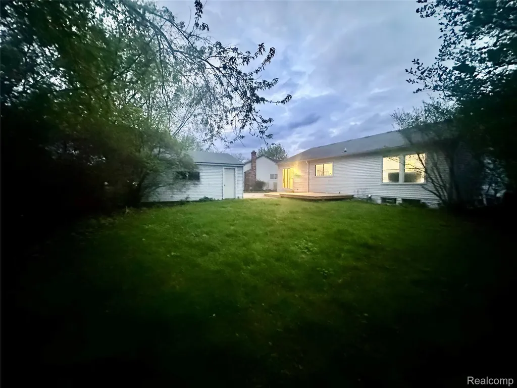 5783 Williamsburg Court Waterford Charter Township MI 48327