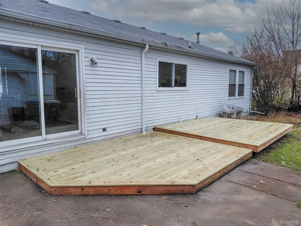 5783 Williamsburg Court Waterford Charter Township MI 48327