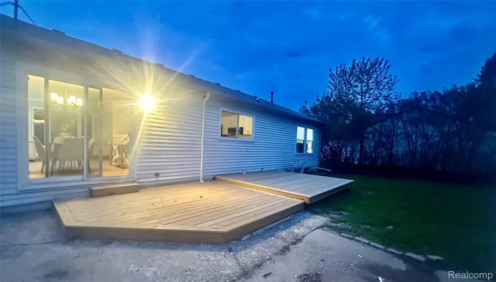 5783 Williamsburg Court Waterford Charter Township MI 48327