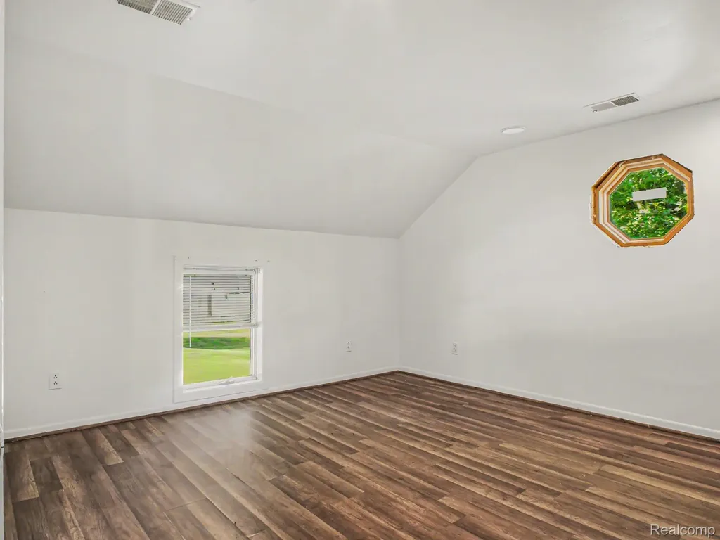 5272 W Frances Road Vienna Charter Township MI 48420