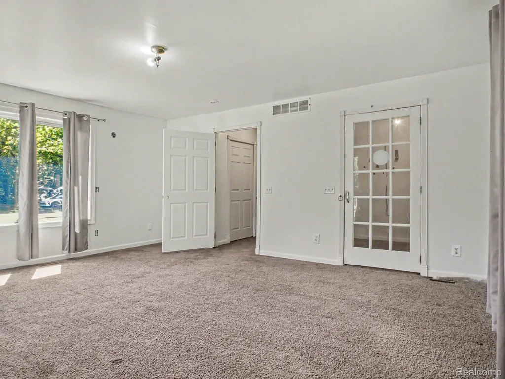 5272 W Frances Road Vienna Charter Township MI 48420