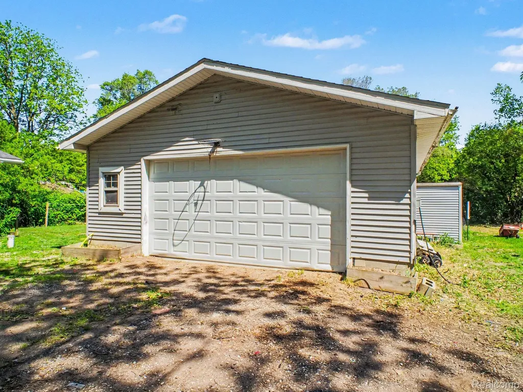 5272 W Frances Road Vienna Charter Township MI 48420