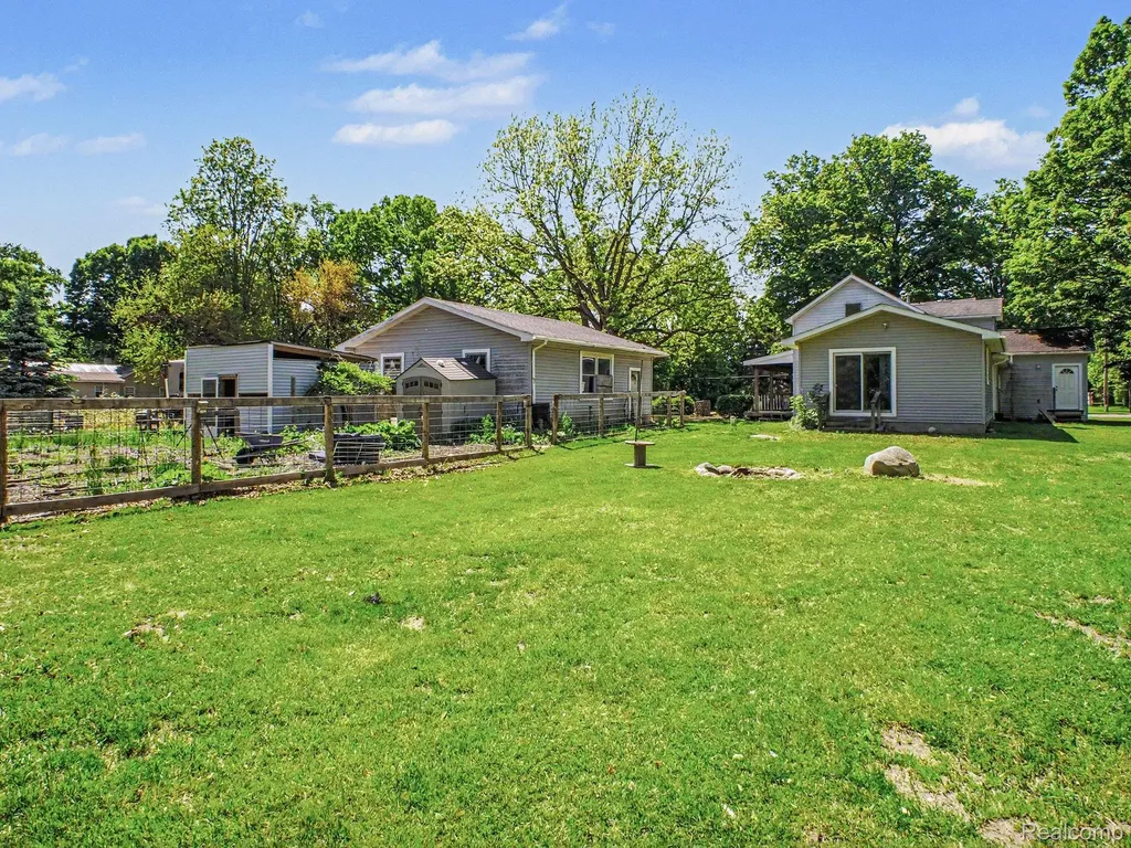 5272 W Frances Road Vienna Charter Township MI 48420