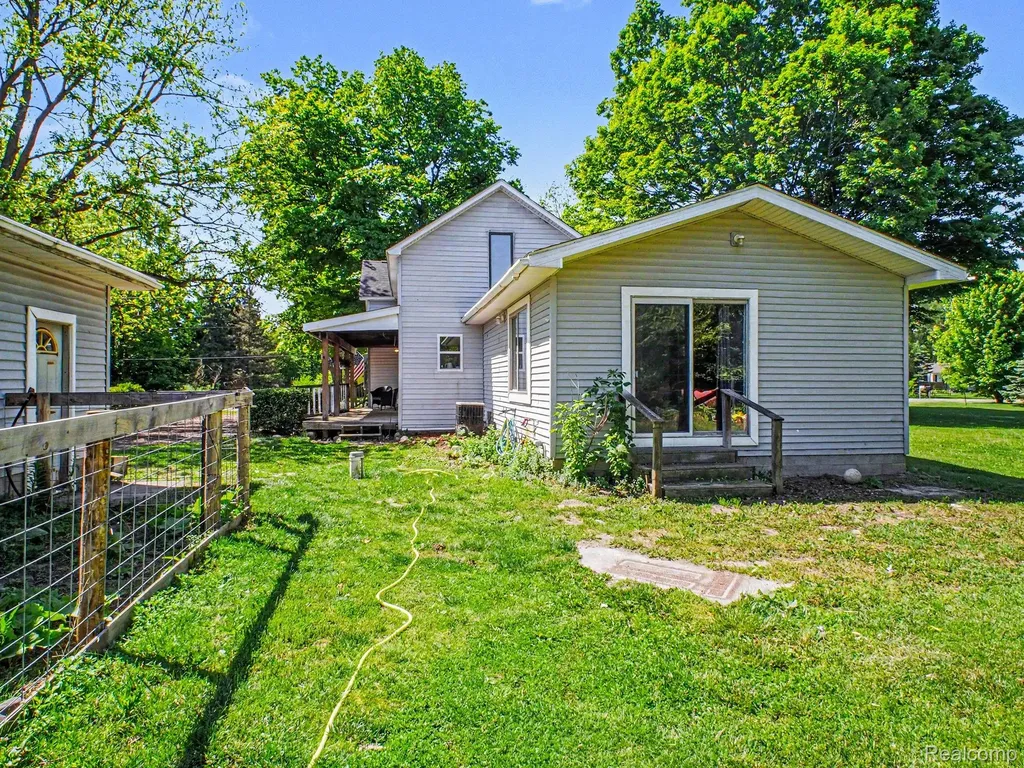 5272 W Frances Road Vienna Charter Township MI 48420