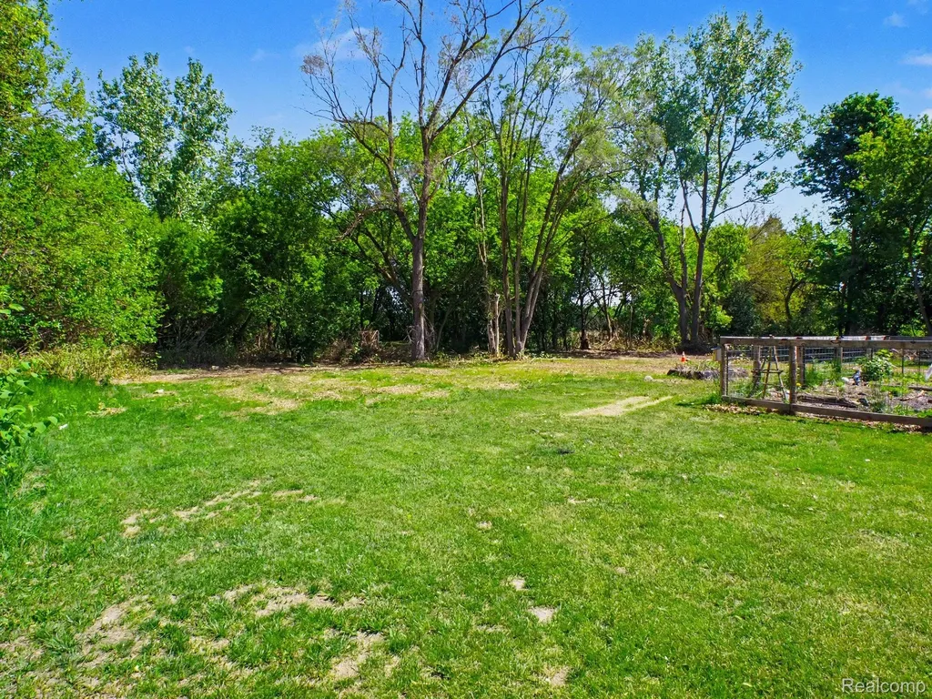 5272 W Frances Road Vienna Charter Township MI 48420